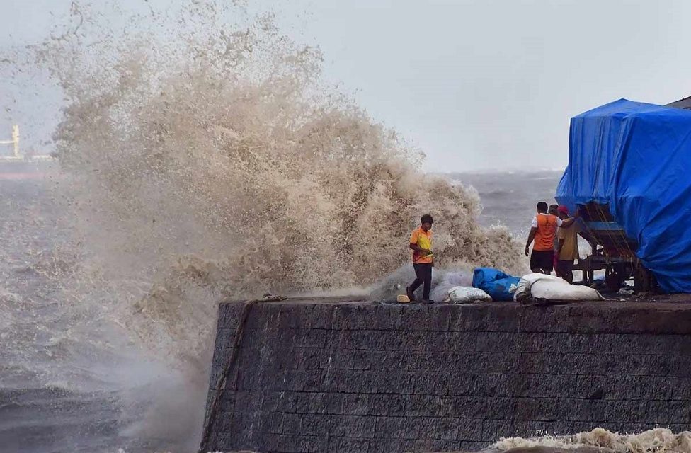 Cyclone Biparjoy: බිපර්ජෝයි සුළි කුණාටුව බිහිසුණු වන ලකුණු